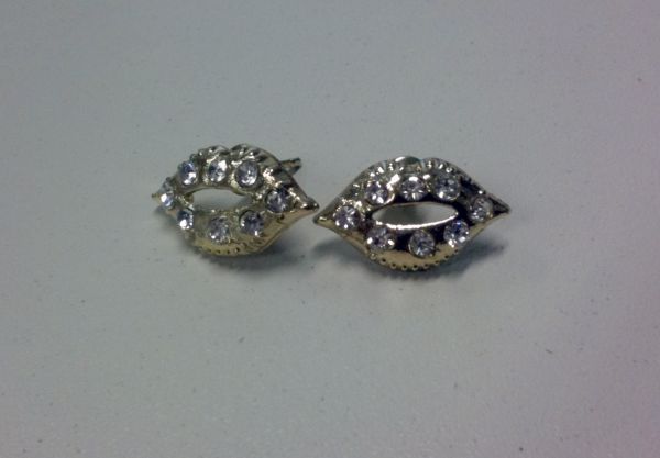Brinco boquinhas + strass